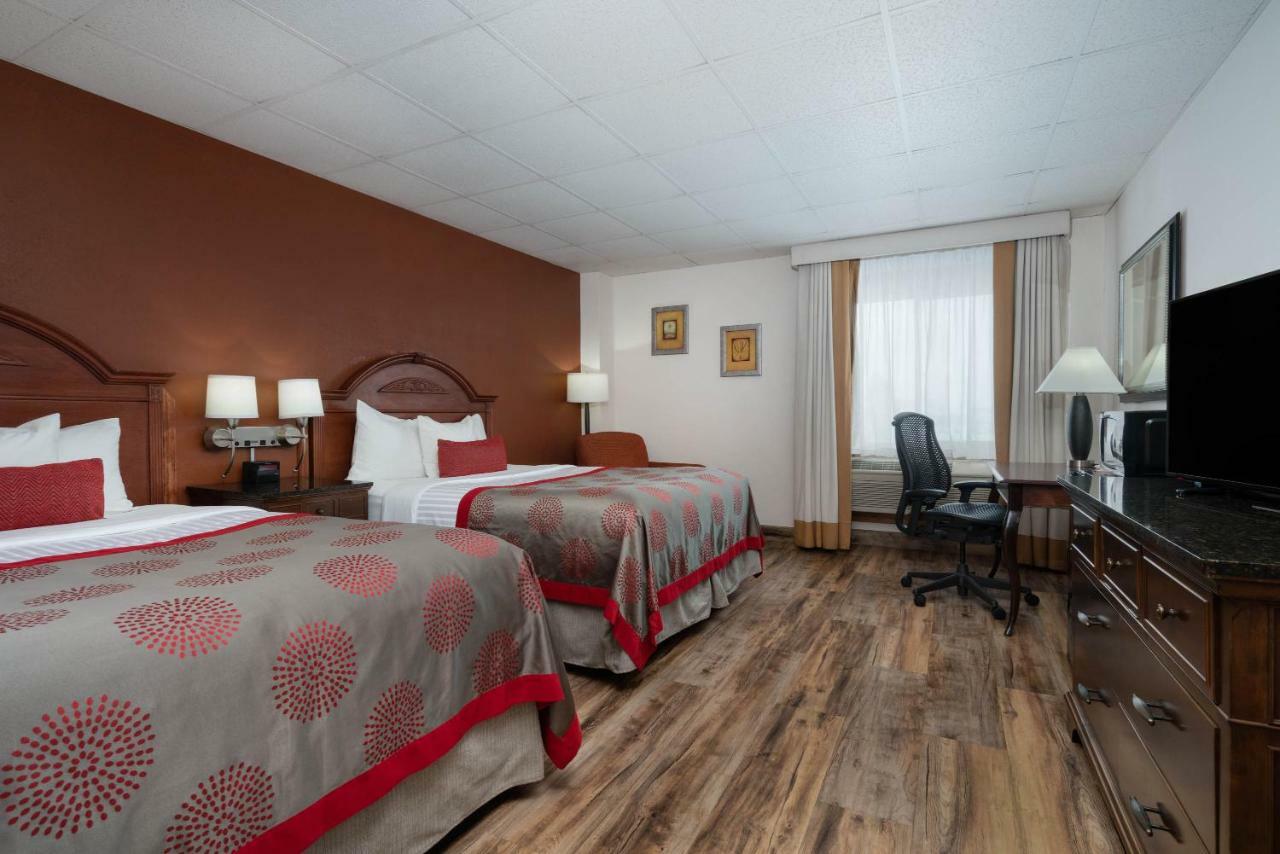 Ramada By Wyndham Albert Lea Exterior foto